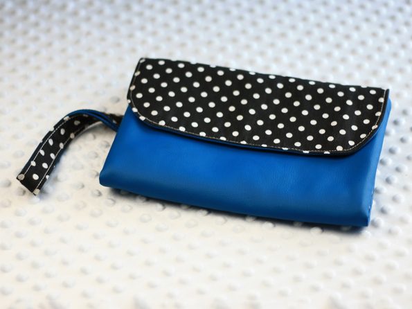 blueBlackDotsBag0_3