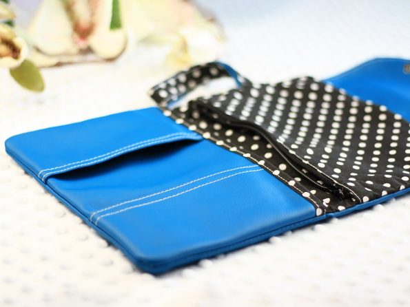blueBlackDotsBag0_6